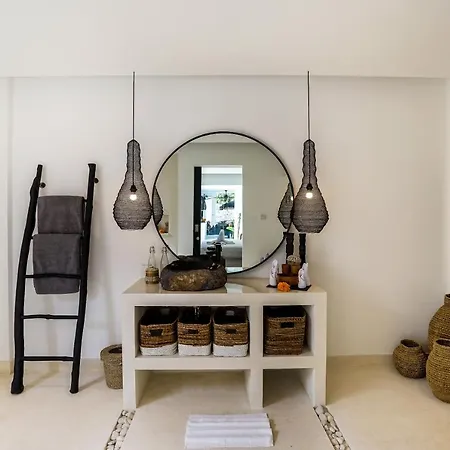 Villa Laut, Sumptuous 4Br Luxury Villa Within Walking Distance To Seseh Beach