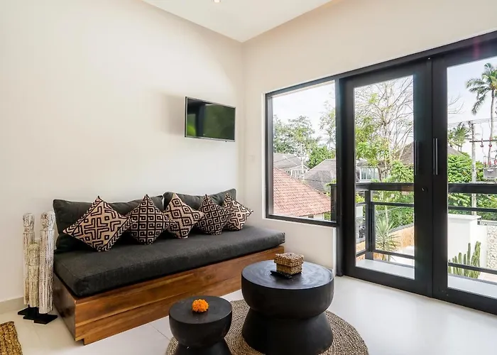 Laut - 4br Luxury Within Walking Distance To Seseh Canggu