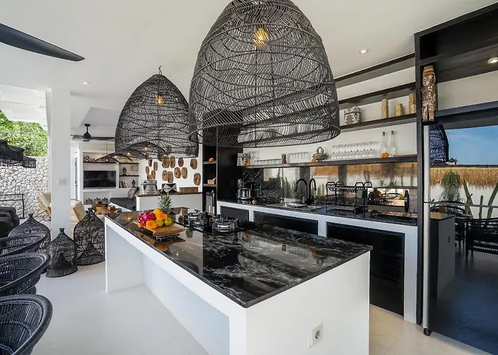 Laut - 4br Luxury Within Walking Distance To Seseh Villa *