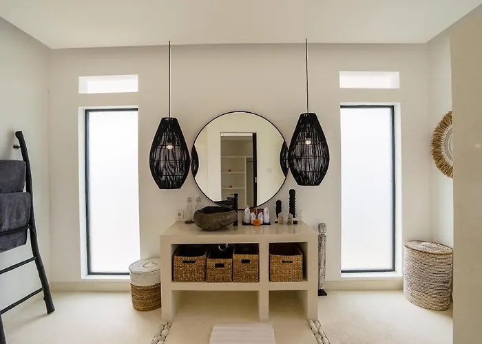 Villa Laut - 4br Luxury Within Walking Distance To Seseh *