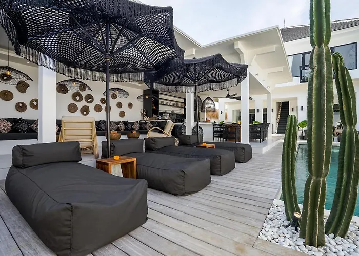 Laut - 4br Luxury Within Walking Distance To Seseh *