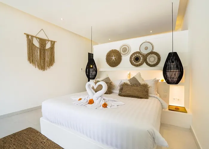 Villa Laut - 4br Luxury Within Walking Distance To Seseh *