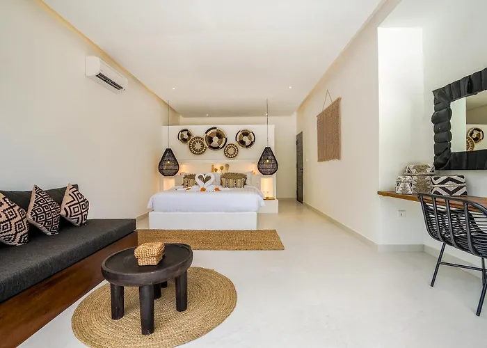 Villa Laut - 4br Luxury Within Walking Distance To Seseh