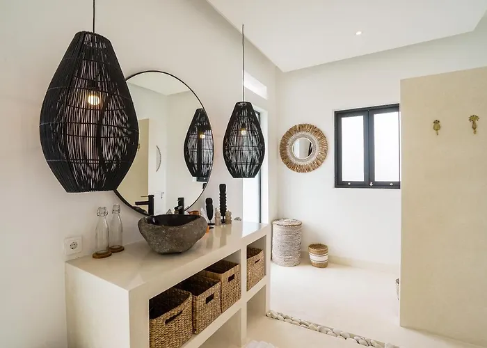 Laut - 4br Luxury Within Walking Distance To Seseh * Canggu