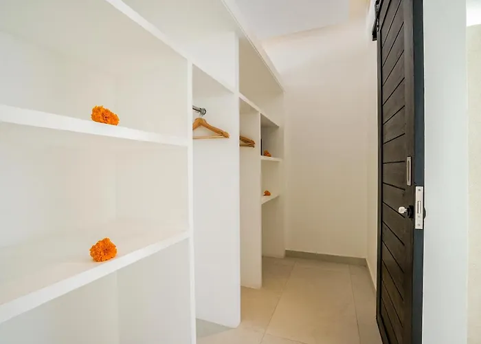 Laut - 4br Luxury Within Walking Distance To Seseh Villa Canggu