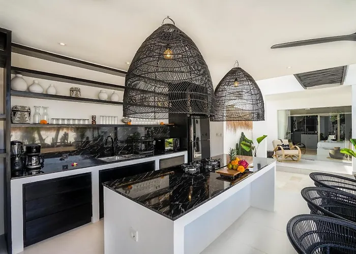 Villa Laut - 4br Luxury Within Walking Distance To Seseh *